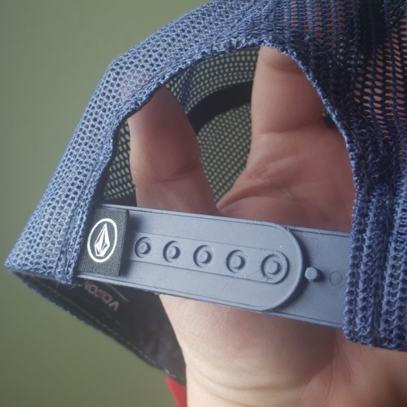 Volcom Snapback Cap - Picture 2 of 5